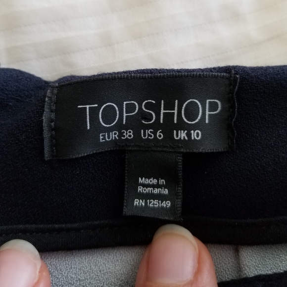 Pencil skirt with front slit - Picture 2 of 5